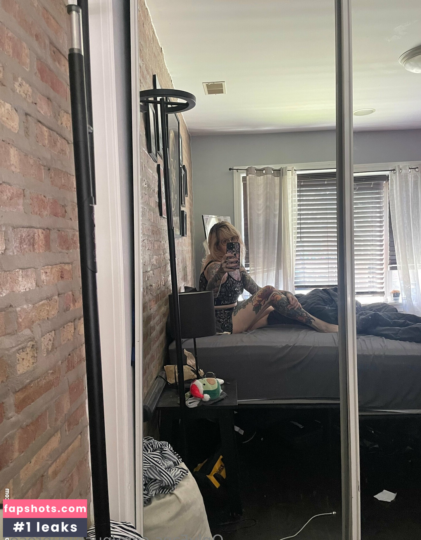 PushingUpRoses gallery photo #27