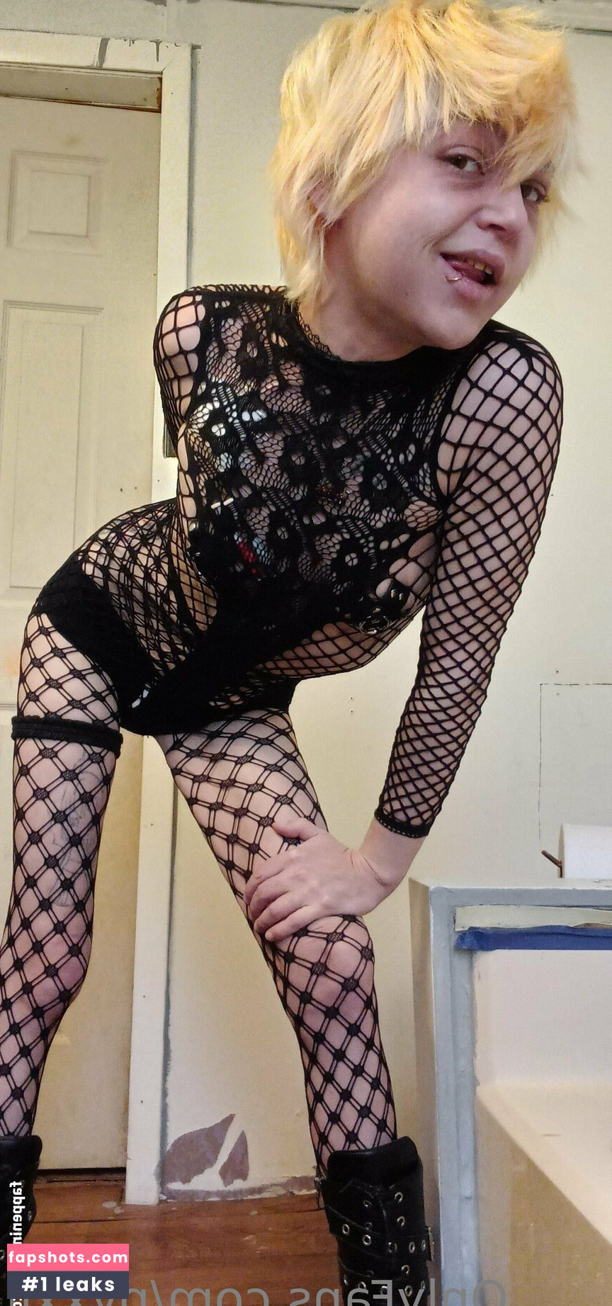 pyxxii gallery photo #11