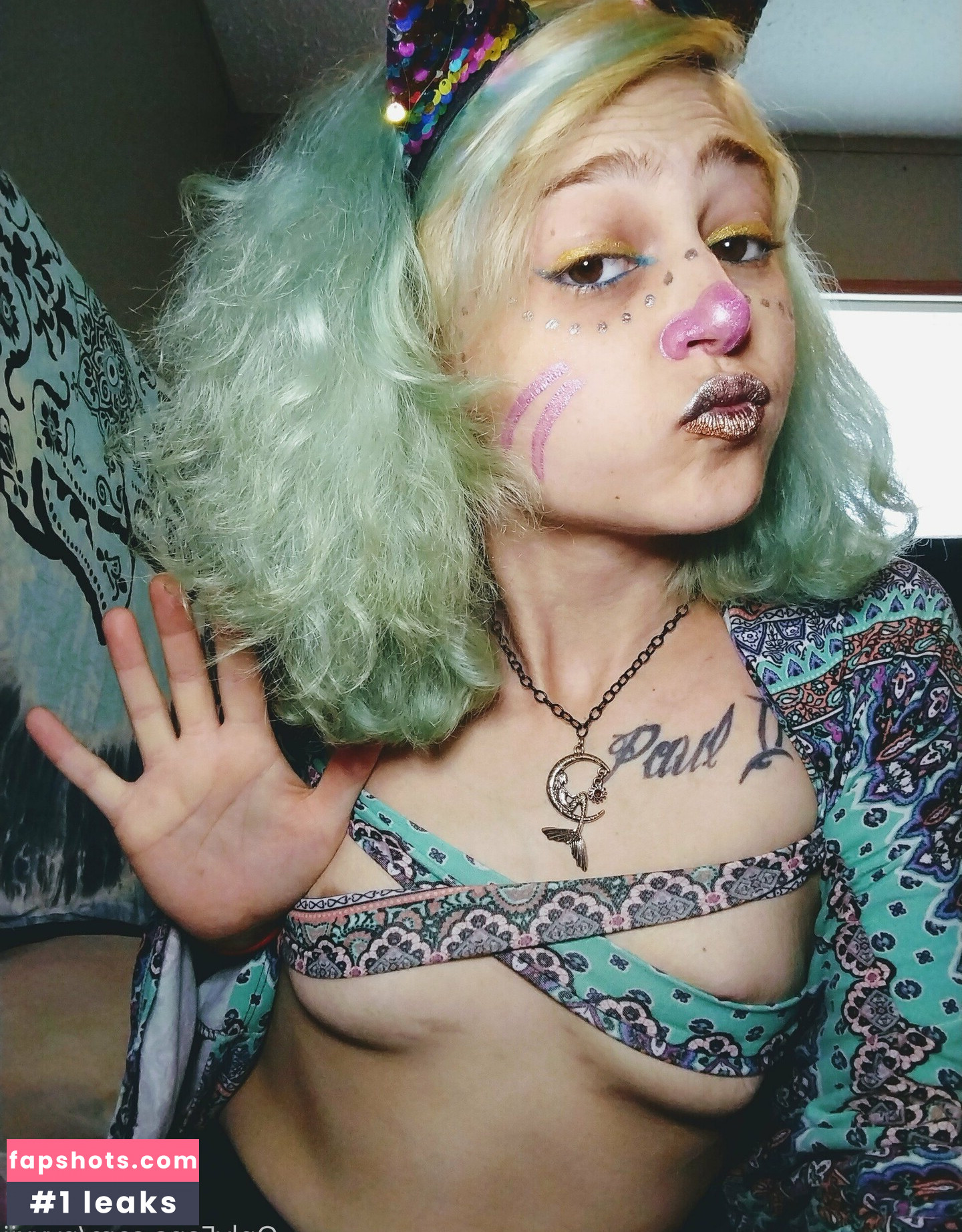 pyxxii gallery photo #8