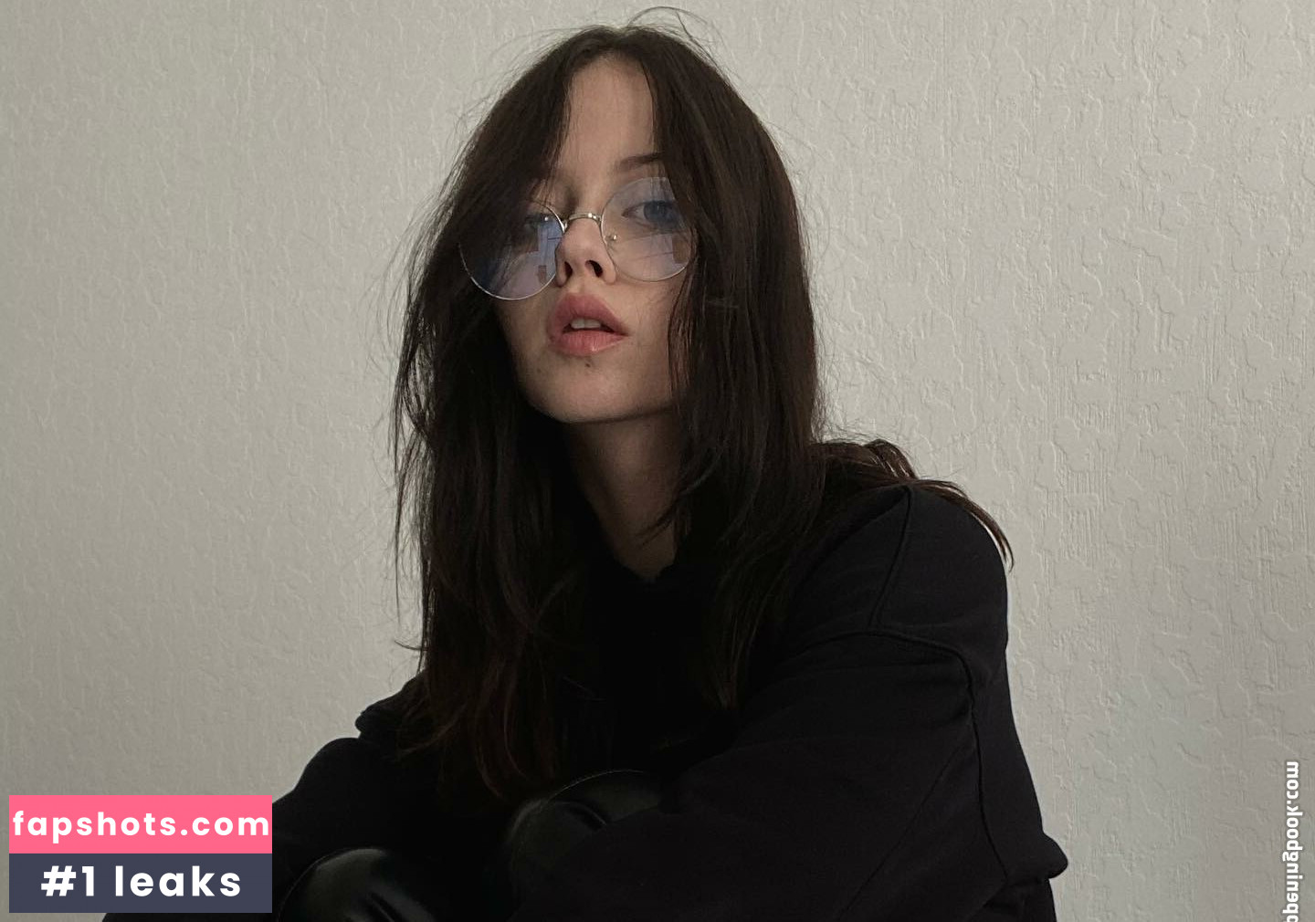 Qdisse nude babe gallery