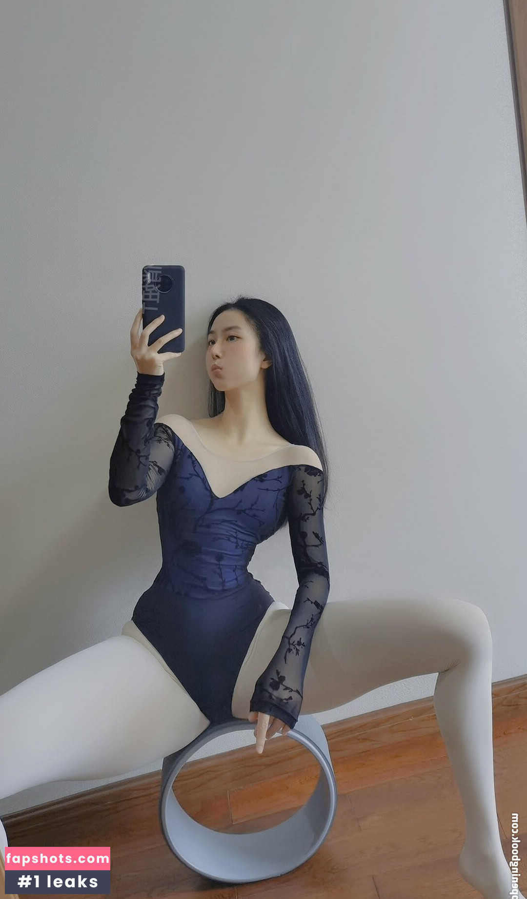 QiaoniuTT gallery photo #1101