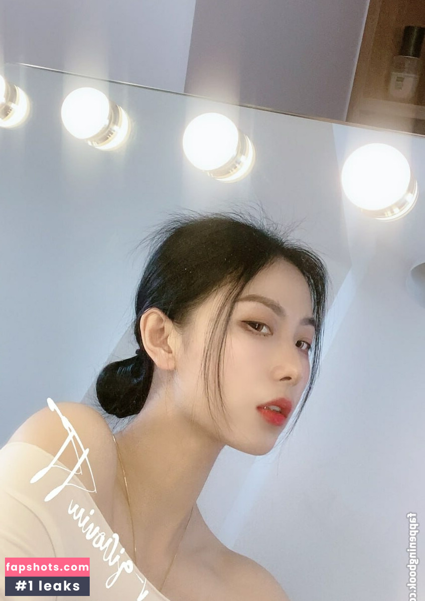 QiaoniuTT gallery photo #1362