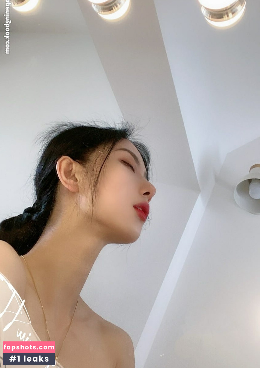 QiaoniuTT gallery photo #1367