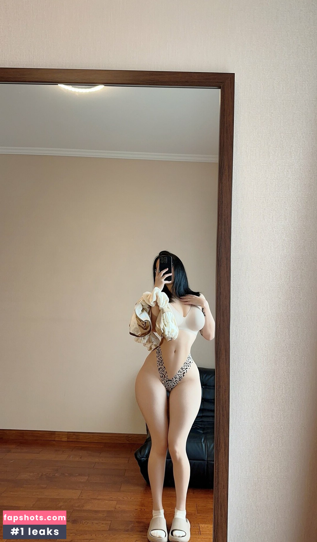 QiaoniuTT gallery photo #158