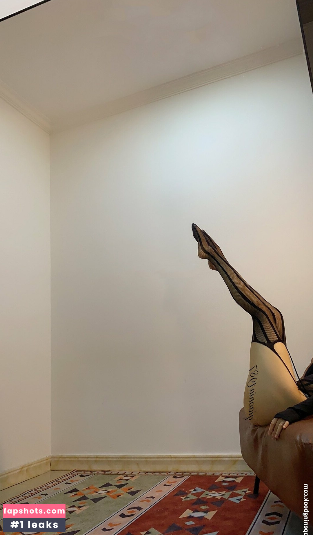 QiaoniuTT gallery photo #1577