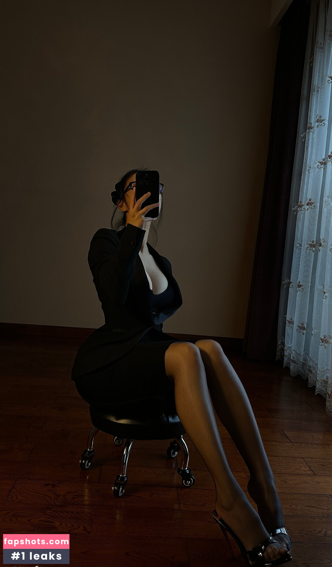 QiaoniuTT gallery photo #184