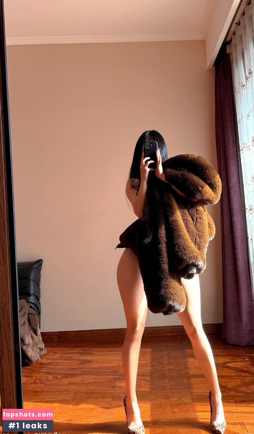 QiaoniuTT gallery photo #26