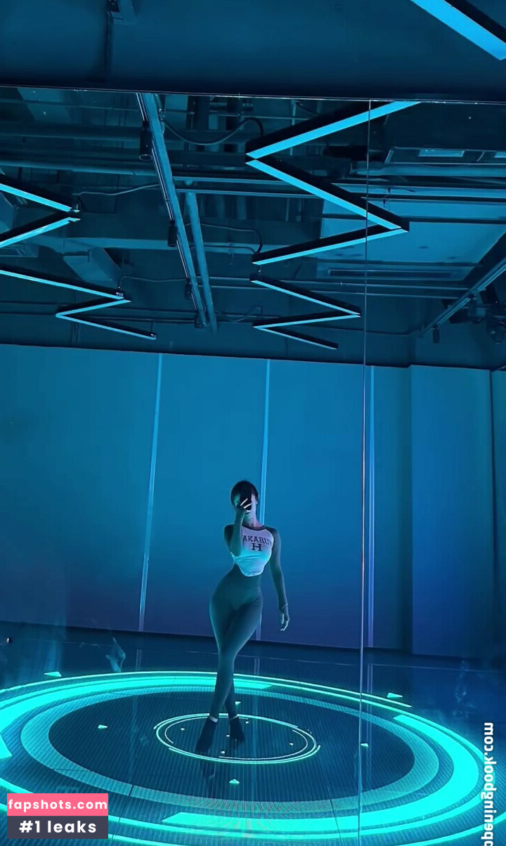 QiaoniuTT gallery photo #509