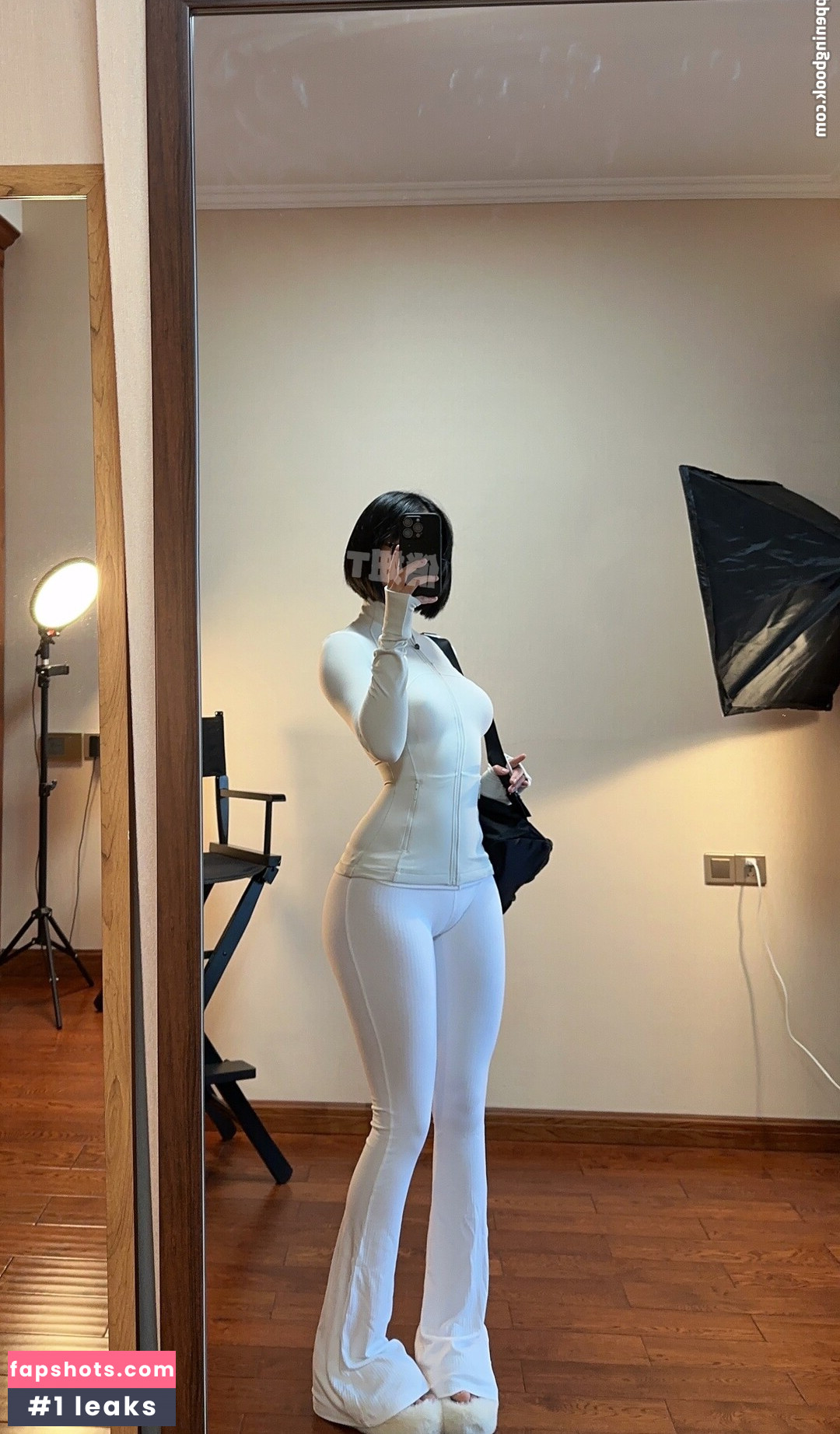 QiaoniuTT gallery photo #692