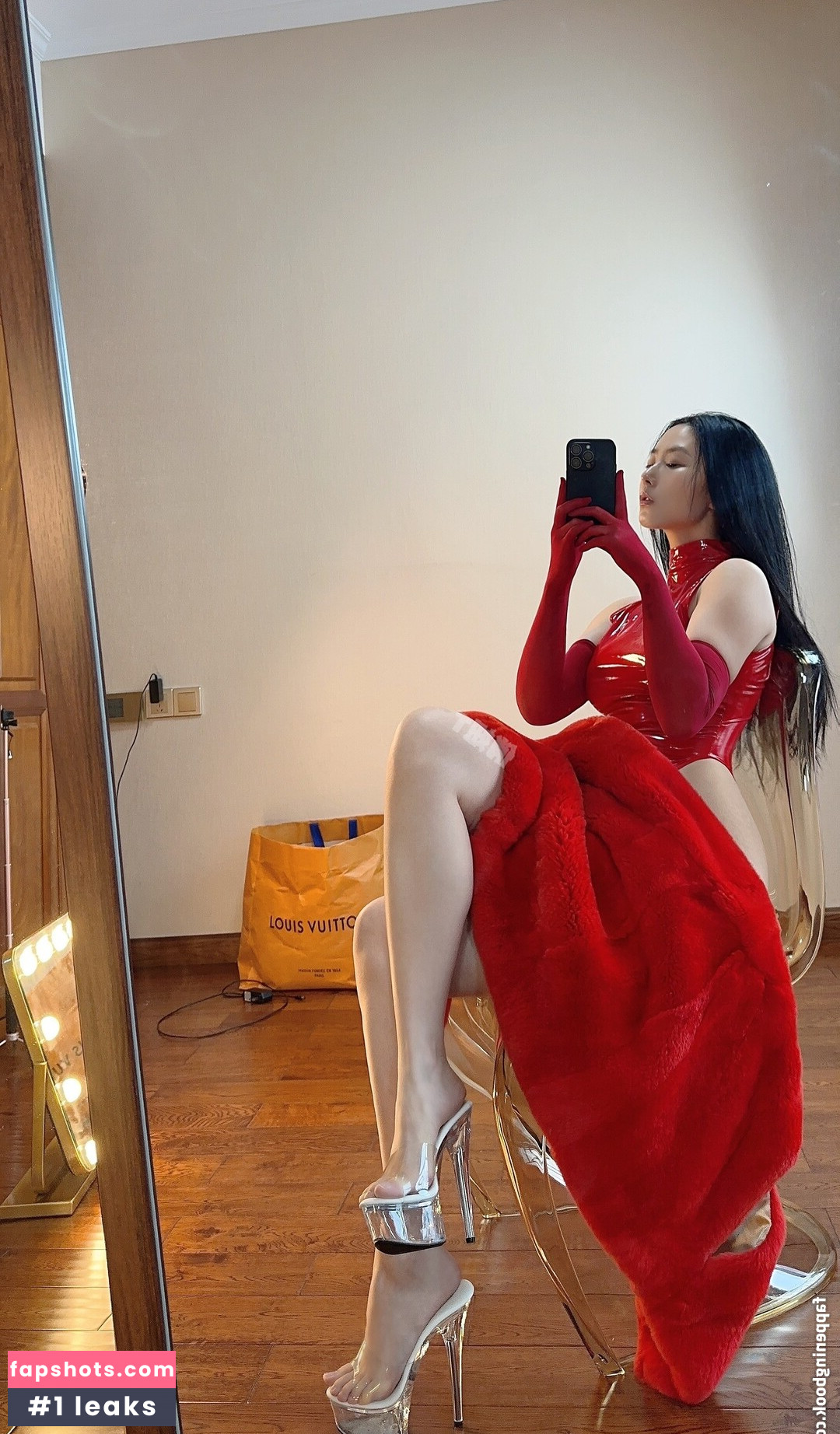 QiaoniuTT gallery photo #743