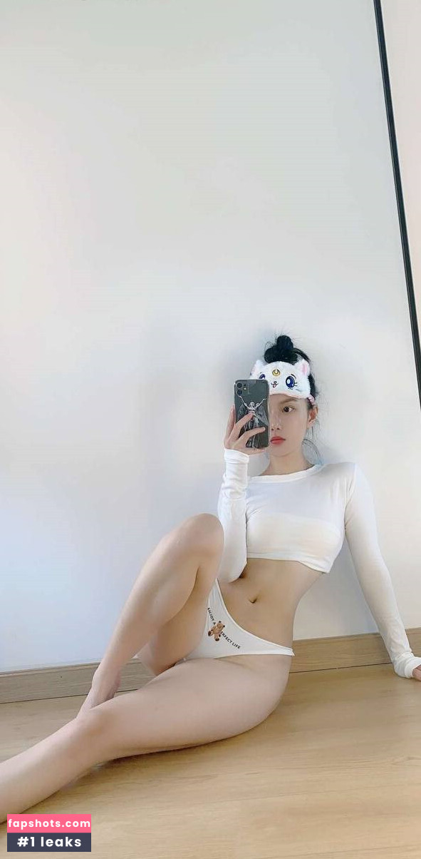 QiaoniuTT gallery photo #795