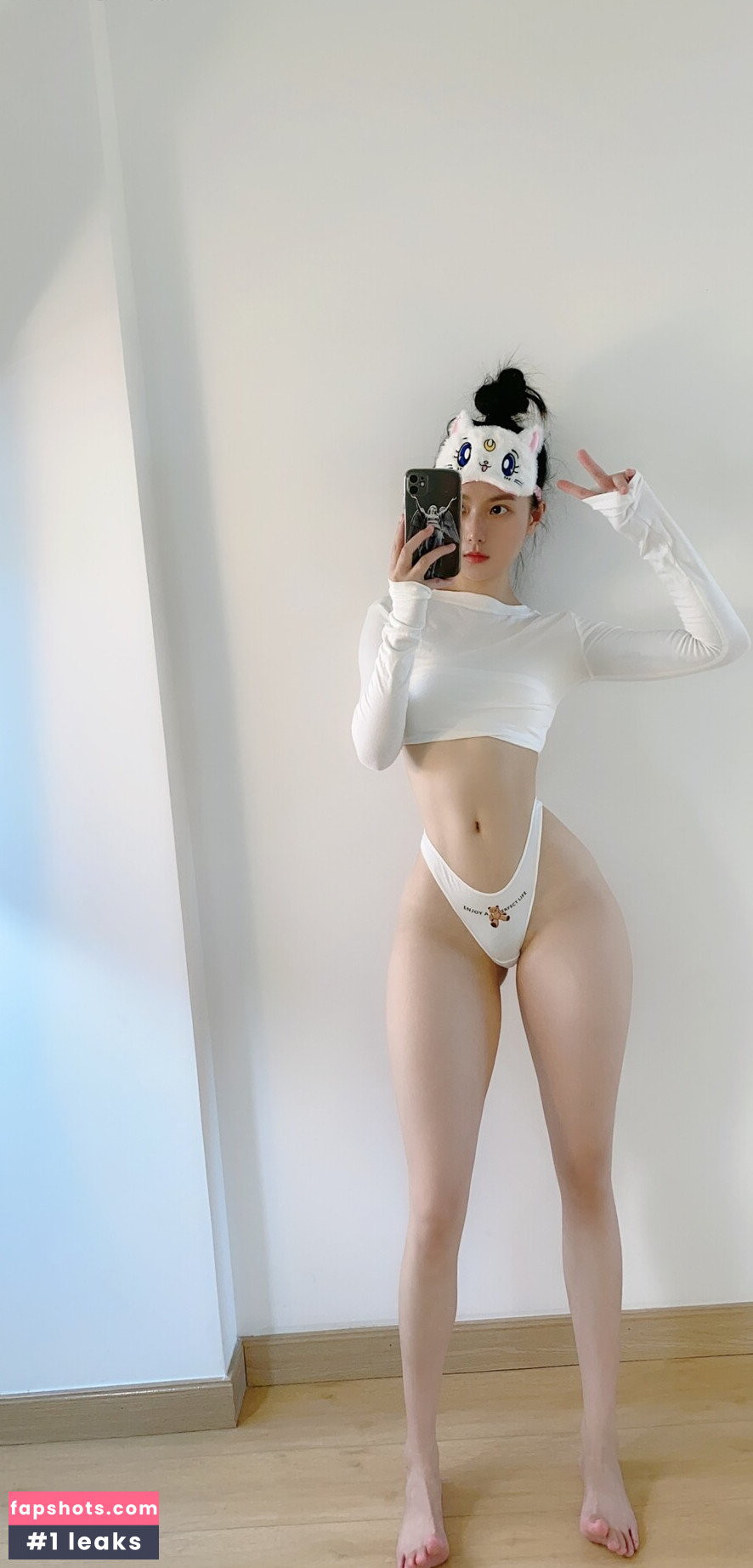 QiaoniuTT gallery photo #796