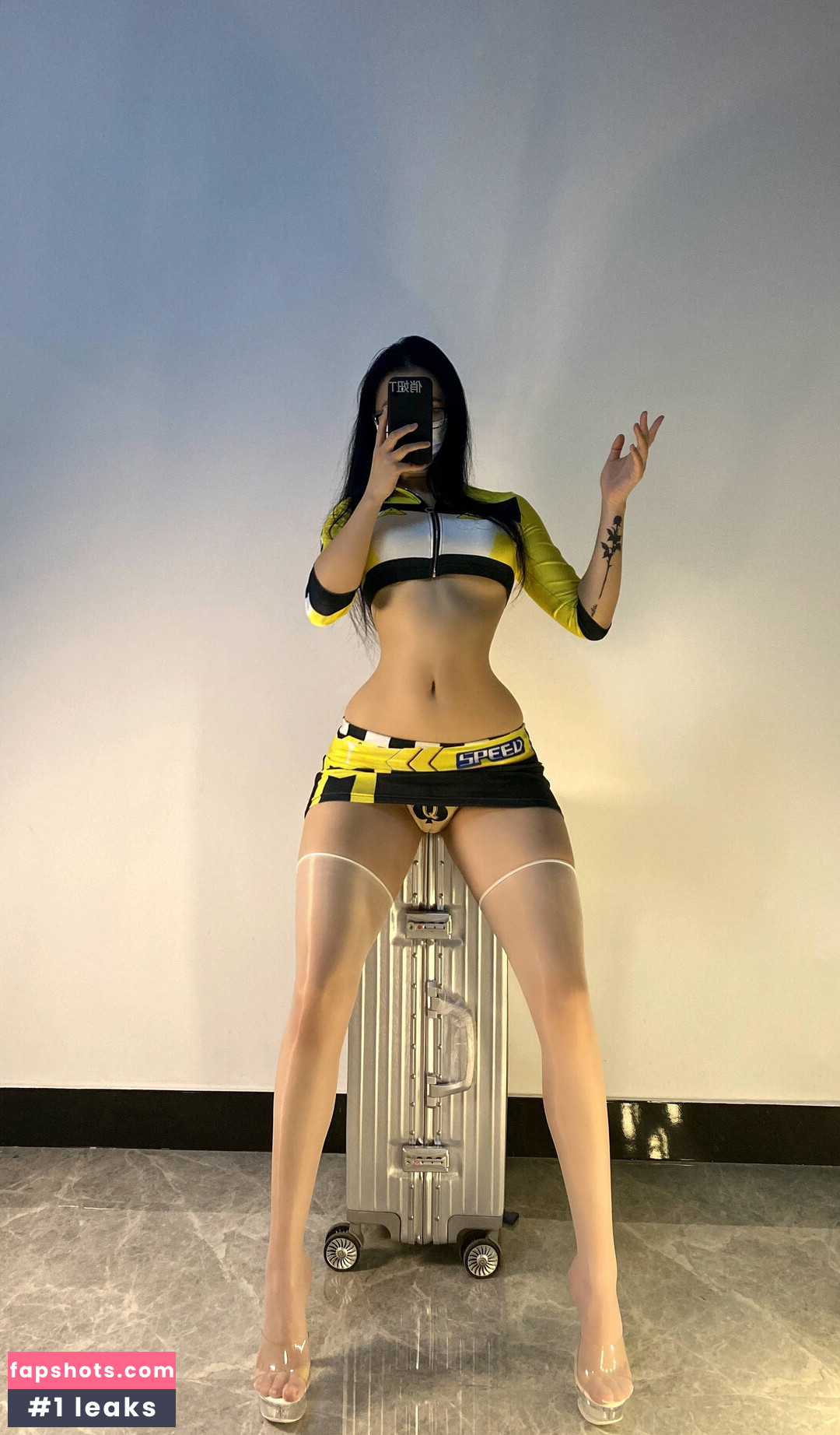 QiaoniuTT gallery photo #914