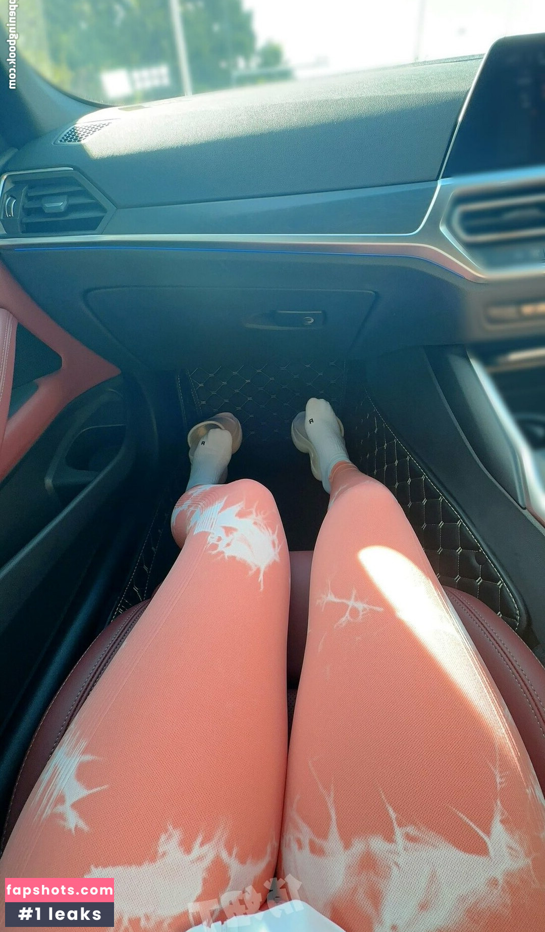 QiaoniuTT gallery photo #959