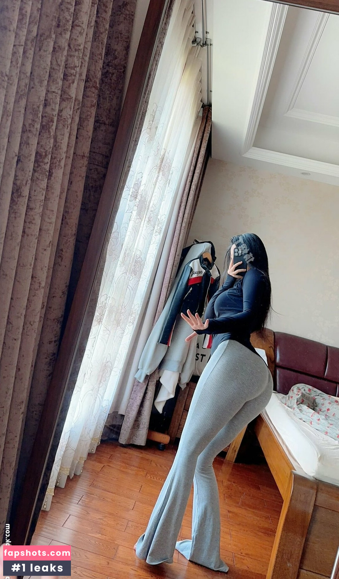 QiaoniuTT gallery photo #993