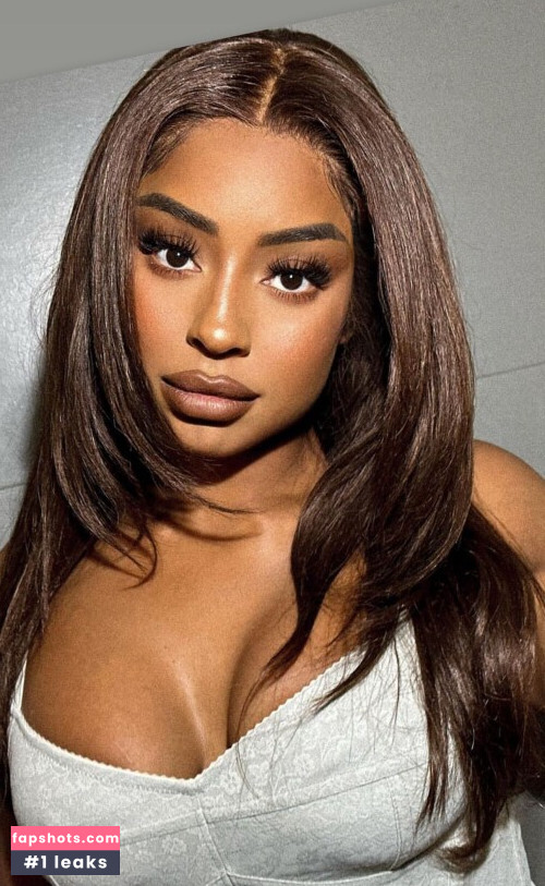 Qimmah Russo gallery photo #1415