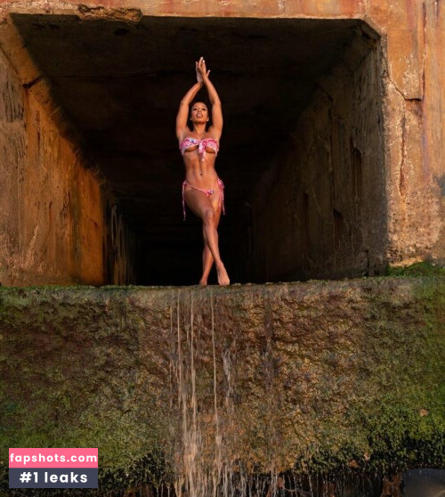 Qimmah Russo gallery photo #1581