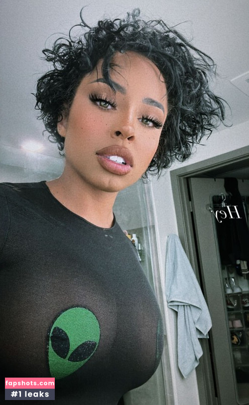 Qimmah Russo gallery photo #1637