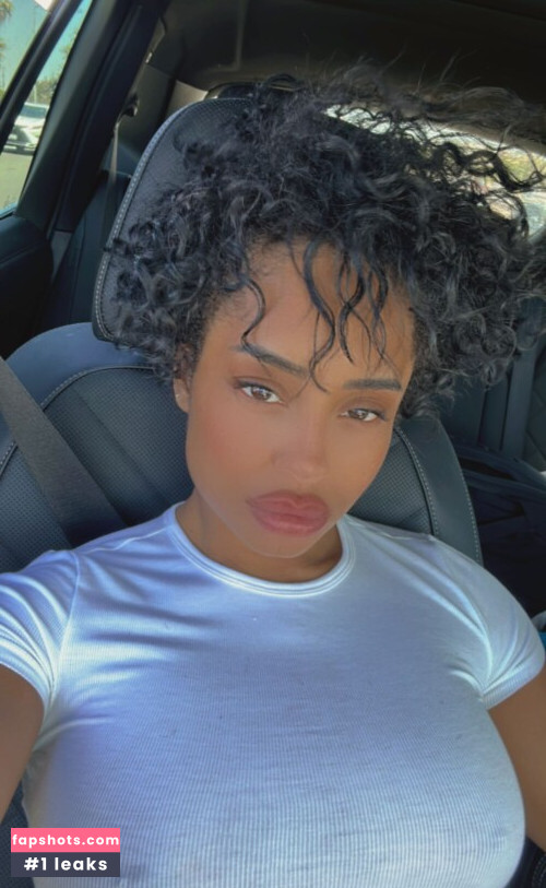 Qimmah Russo gallery photo #1650