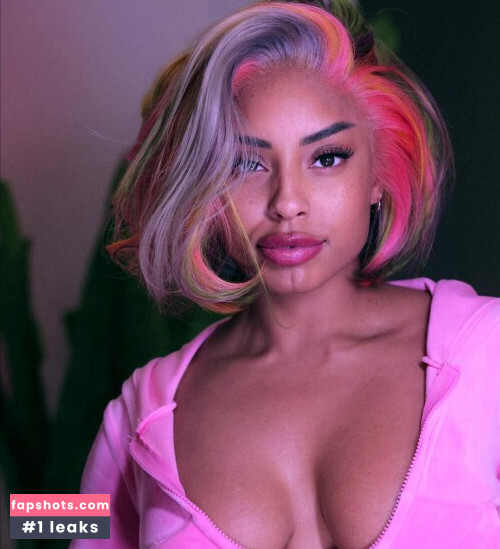 Qimmah Russo gallery photo #1682