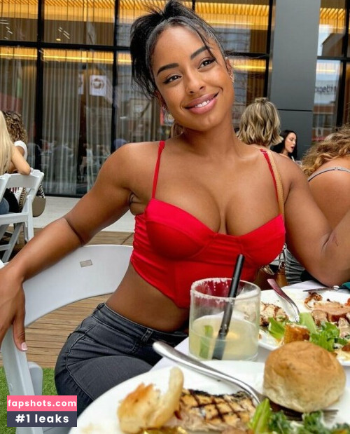 Qimmah Russo gallery photo #1695