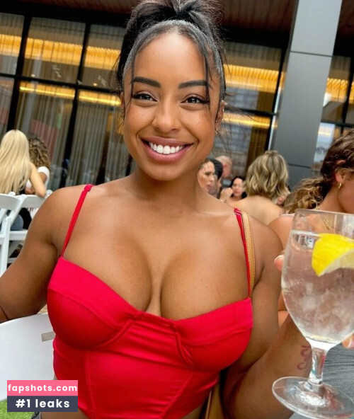 Qimmah Russo gallery photo #1699