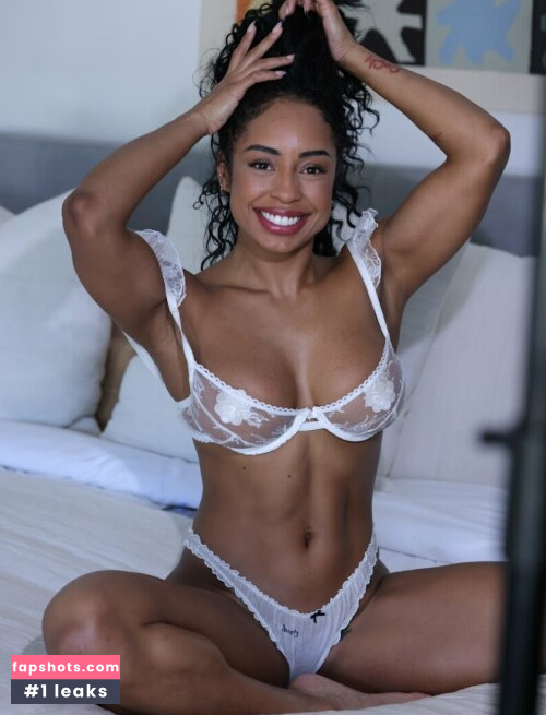 Qimmah Russo gallery photo #1792