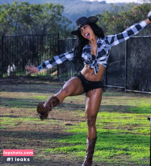 Qimmah Russo gallery photo #1837