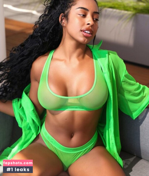 Qimmah Russo gallery photo #1886