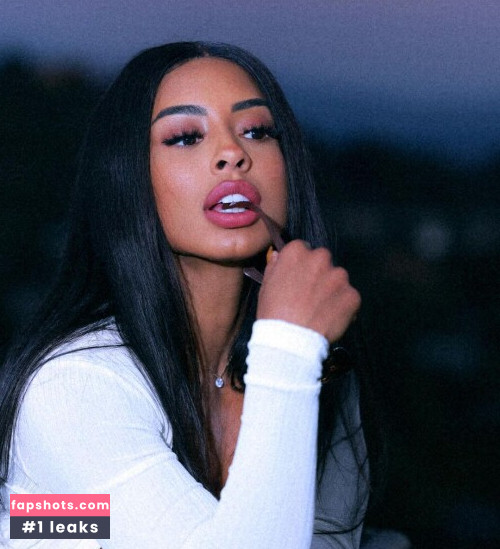 Qimmah Russo gallery photo #1960