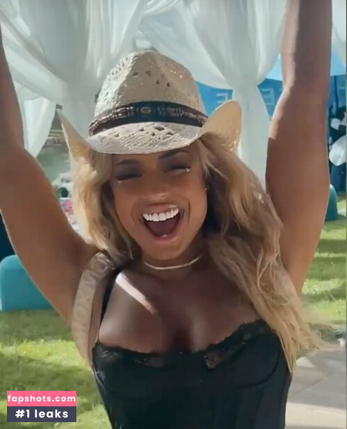 Qimmah Russo gallery photo #2133