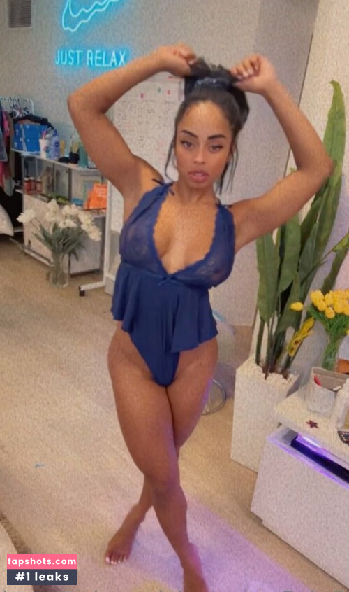 Qimmah Russo gallery photo #2327