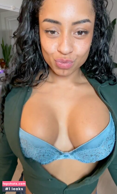 Qimmah Russo gallery photo #2328