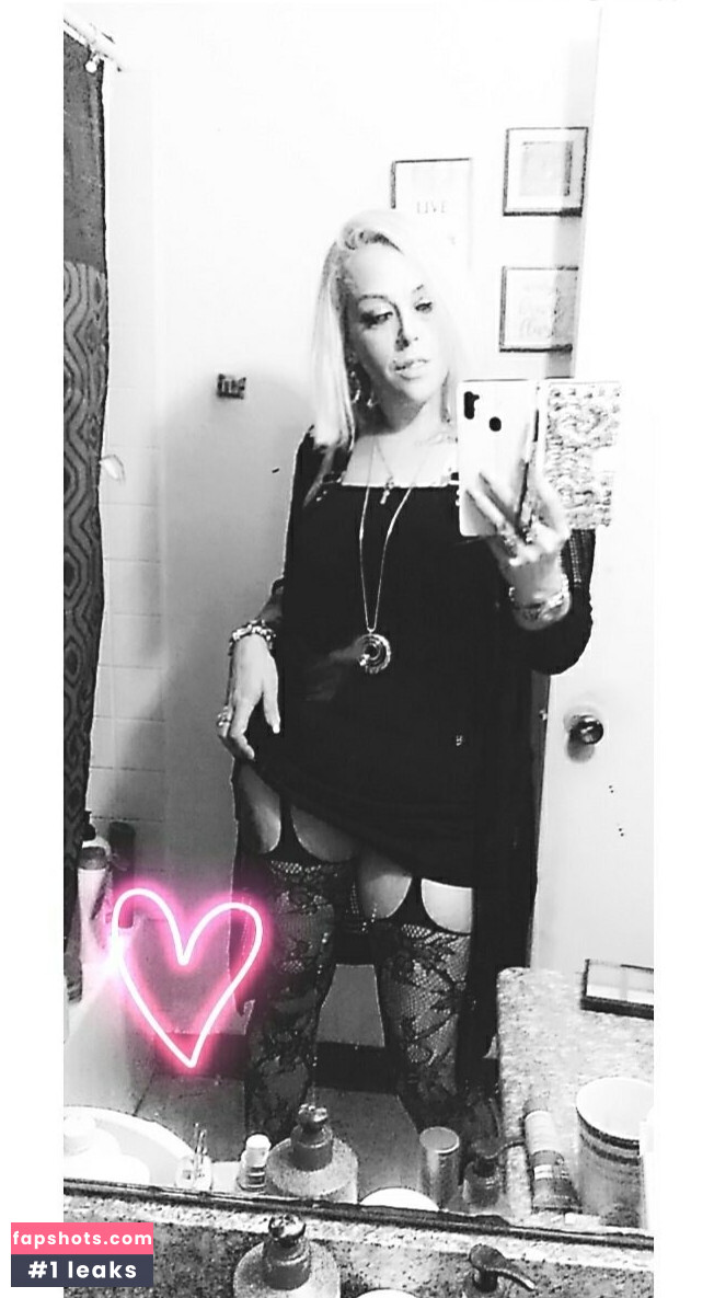 queenbunni44 gallery photo #3