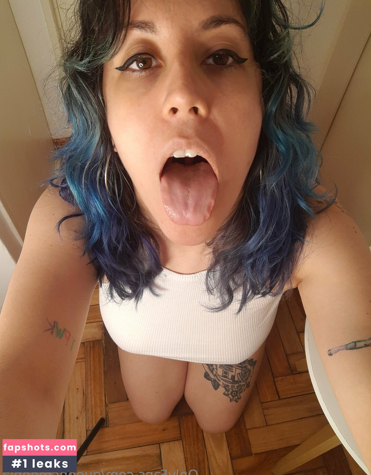 queencronopia gallery photo #3