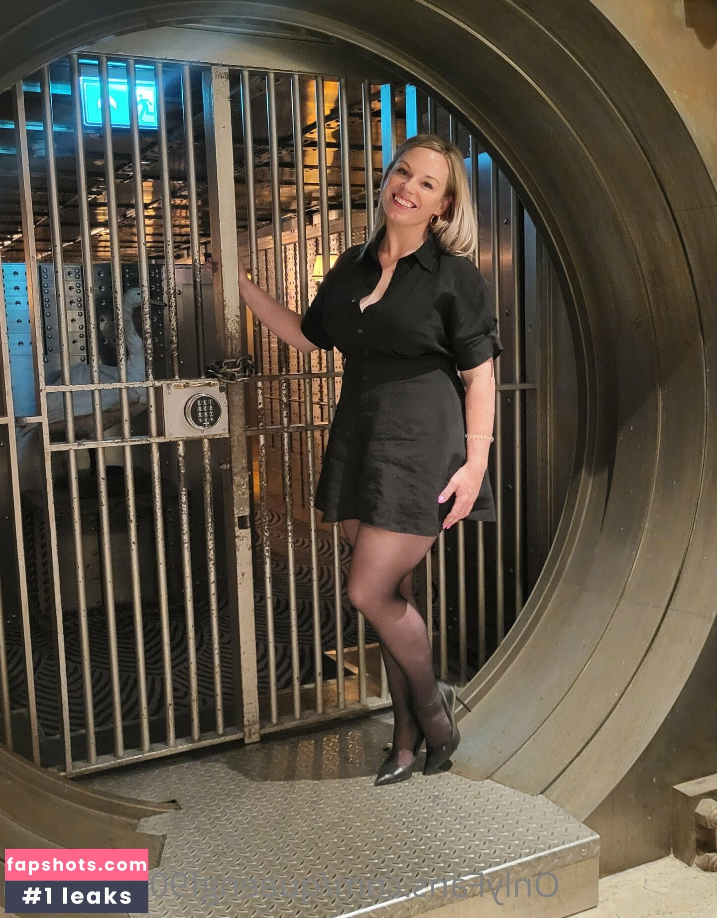 queengf90premium gallery photo #20