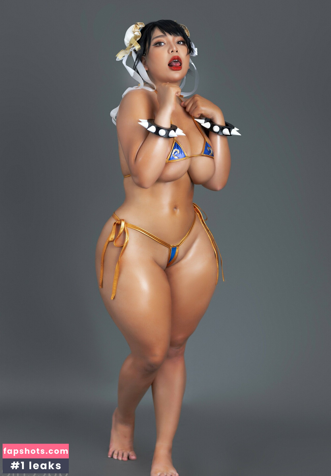 Queenie gallery photo #303