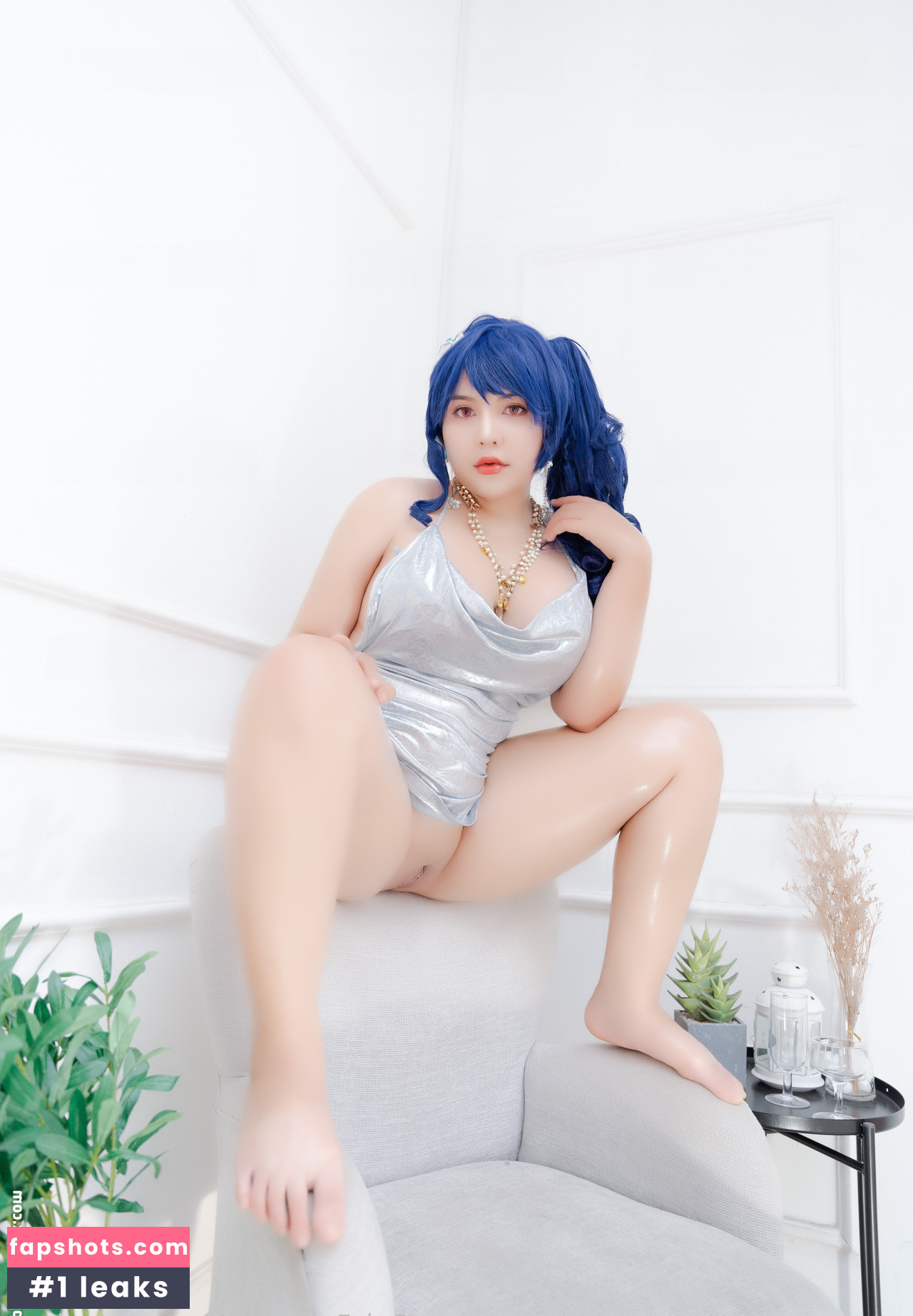 Queenie gallery photo #423