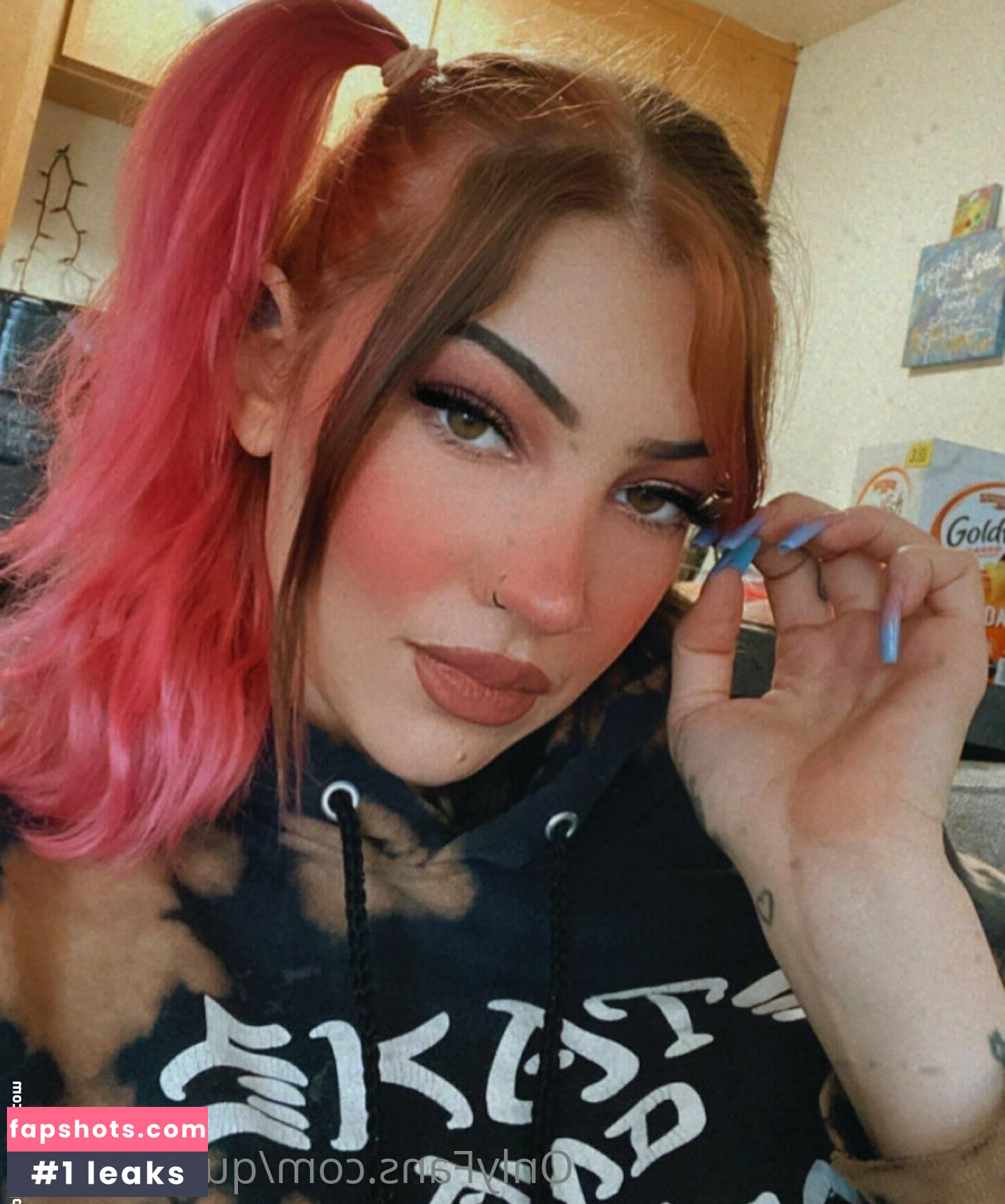 queenskylie nude babe gallery