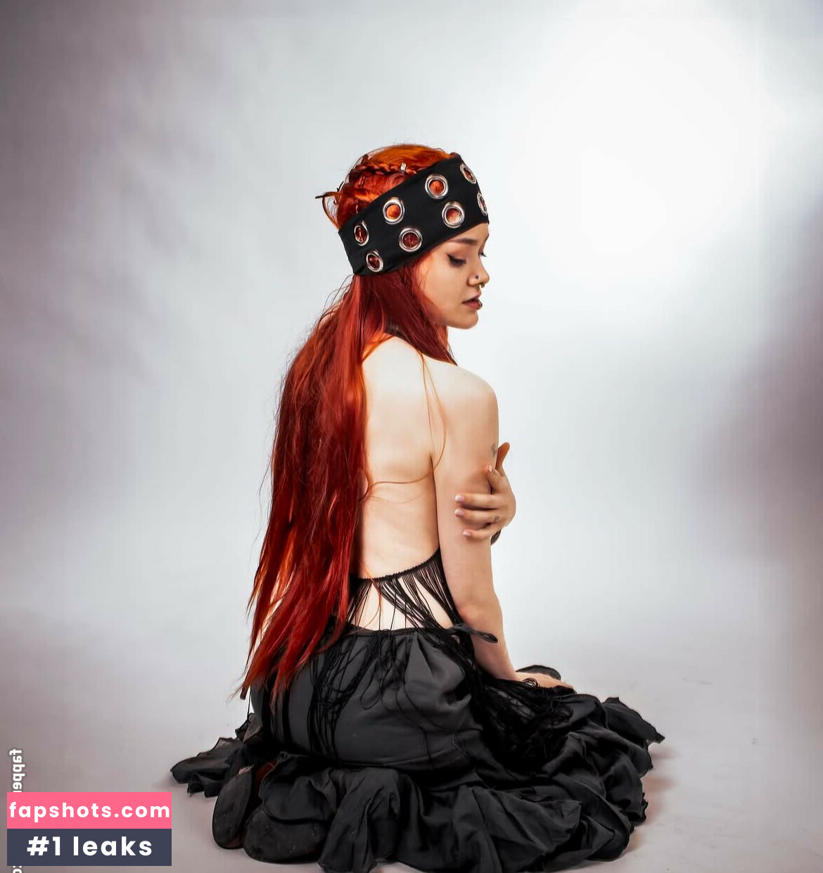 Quewcumber nude babe gallery