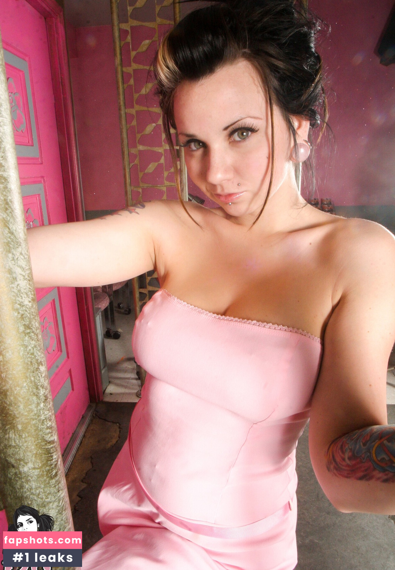 Quinne gallery photo #154