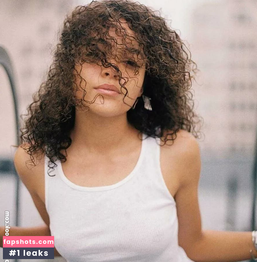 Quintessa Swindell gallery photo #4