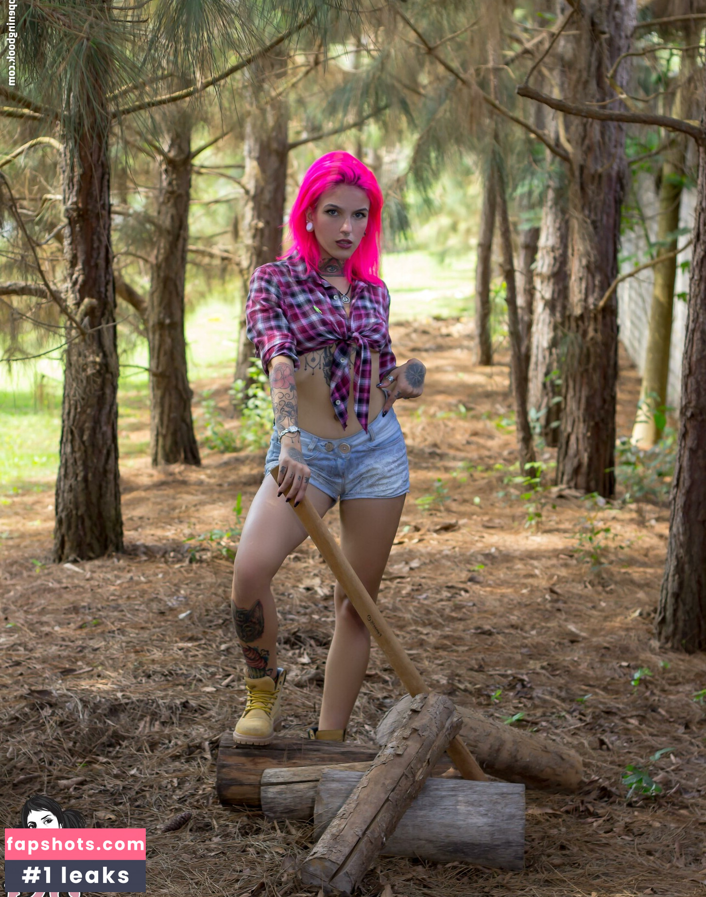 Qween Goddess gallery photo #15