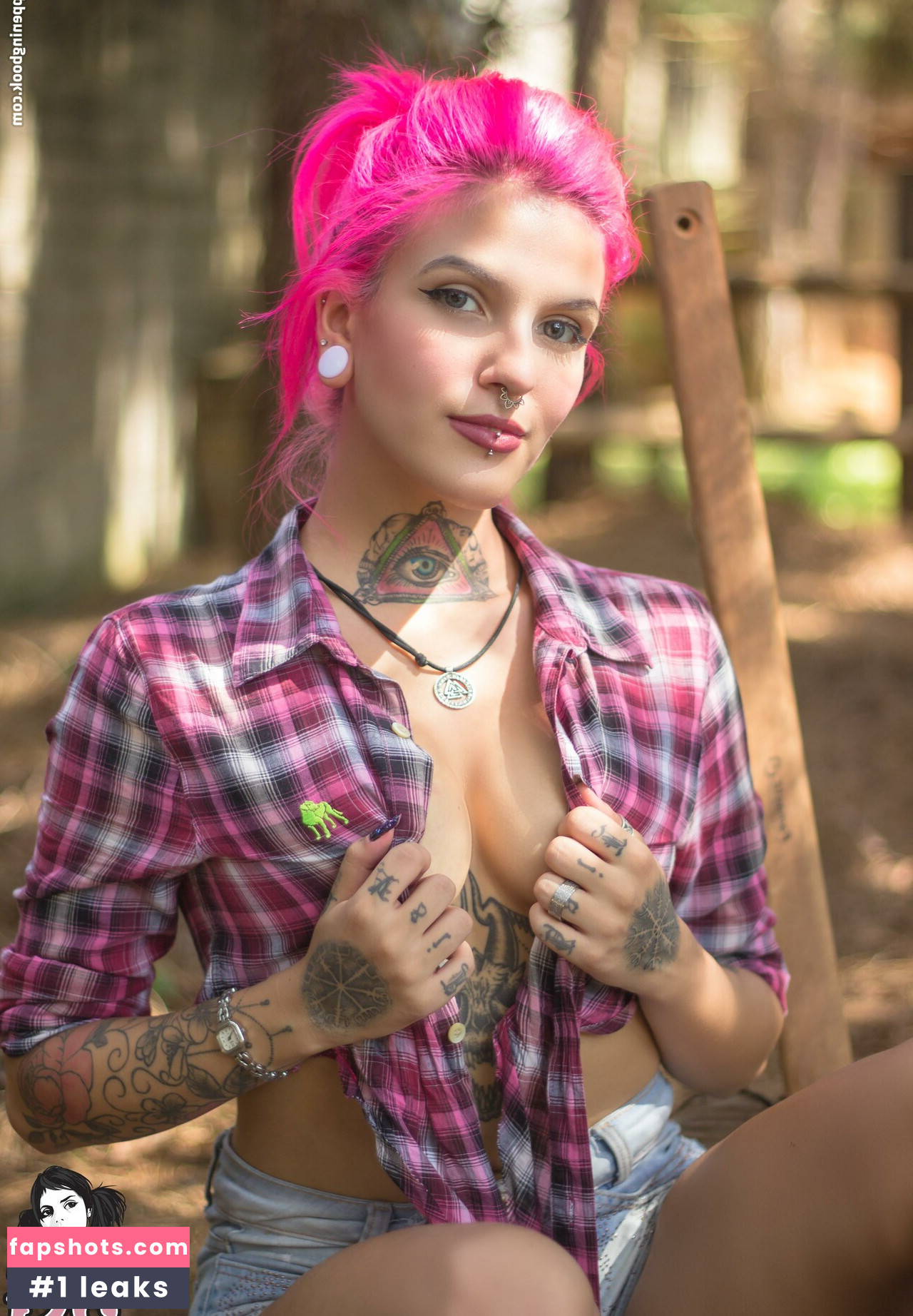 Qween Goddess gallery photo #8