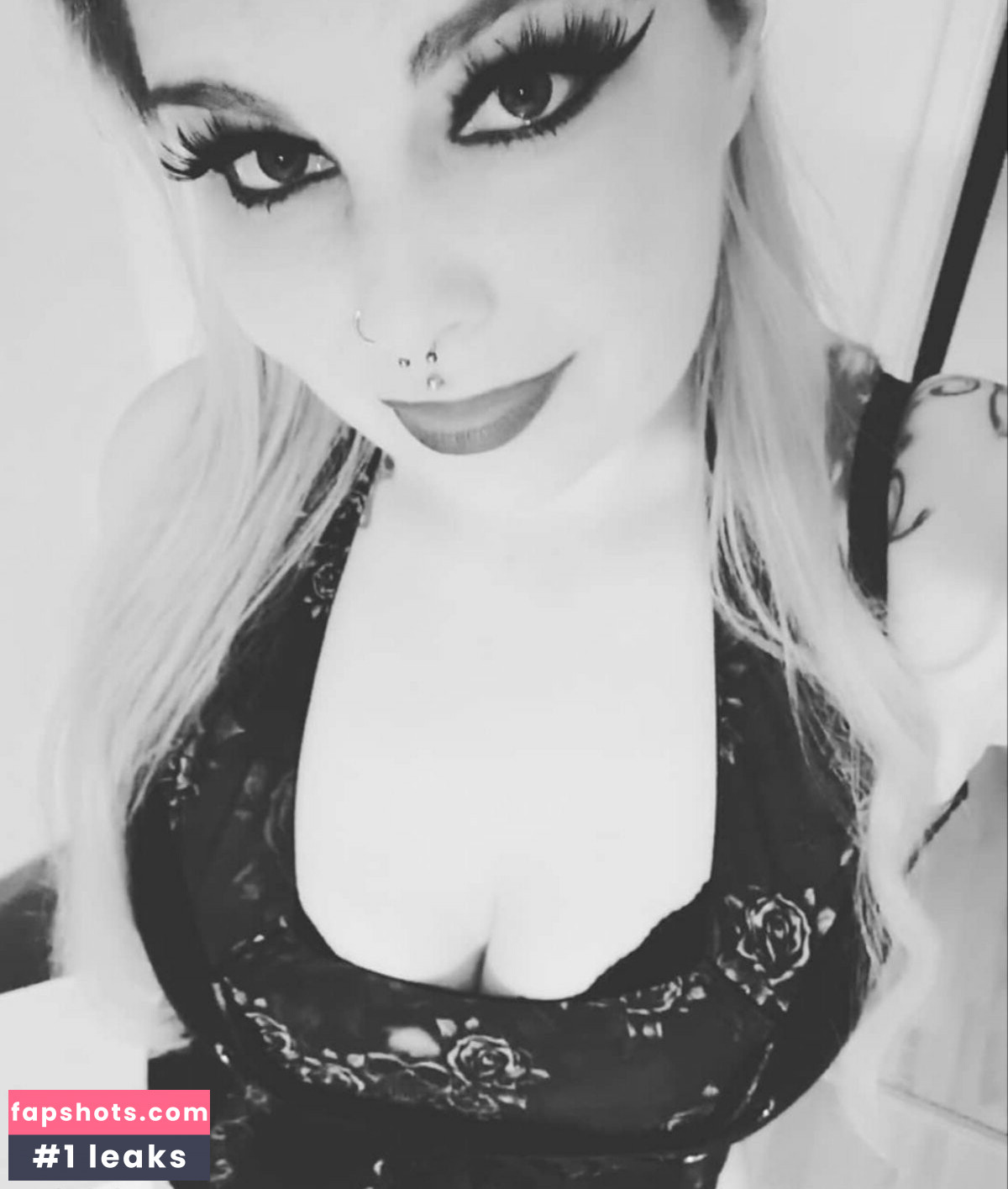 R&S_SexVidzz gallery photo #3