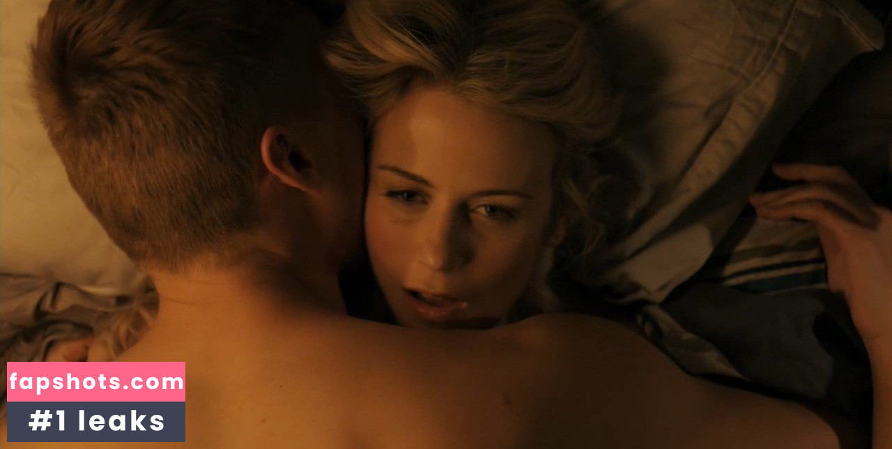 Rachael Carpani gallery photo #2