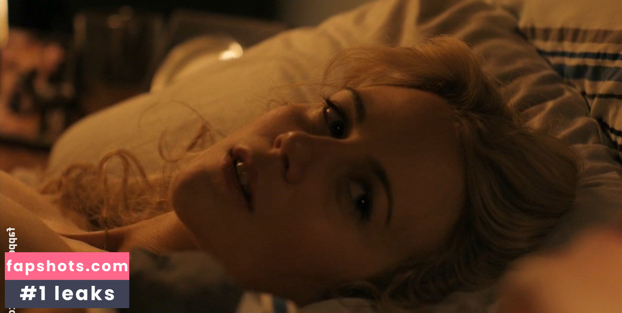 Rachael Carpani gallery photo #8