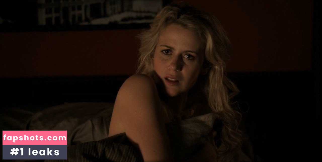 Rachael Carpani gallery photo #9