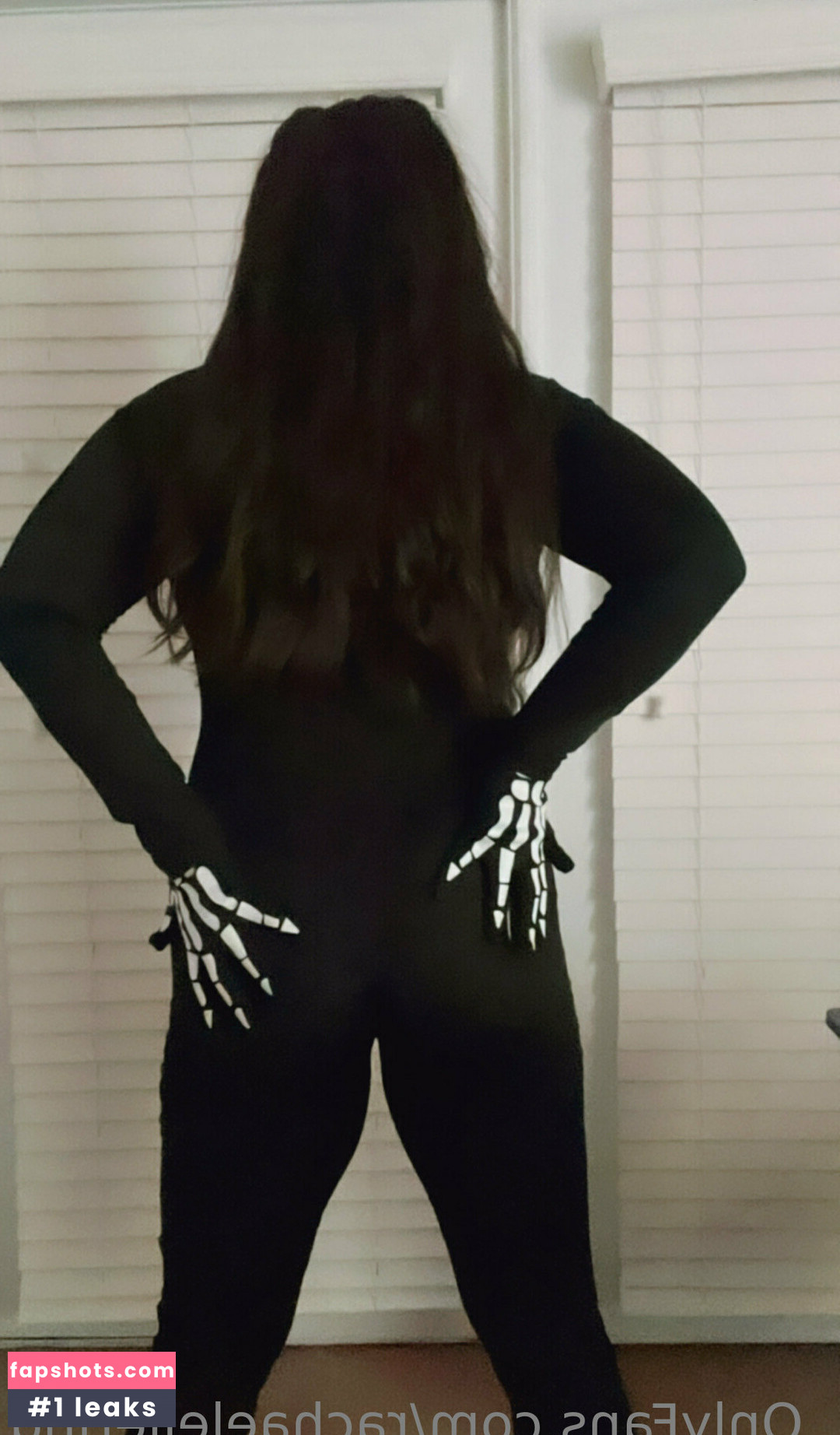 Rachael Ellering nude babe gallery