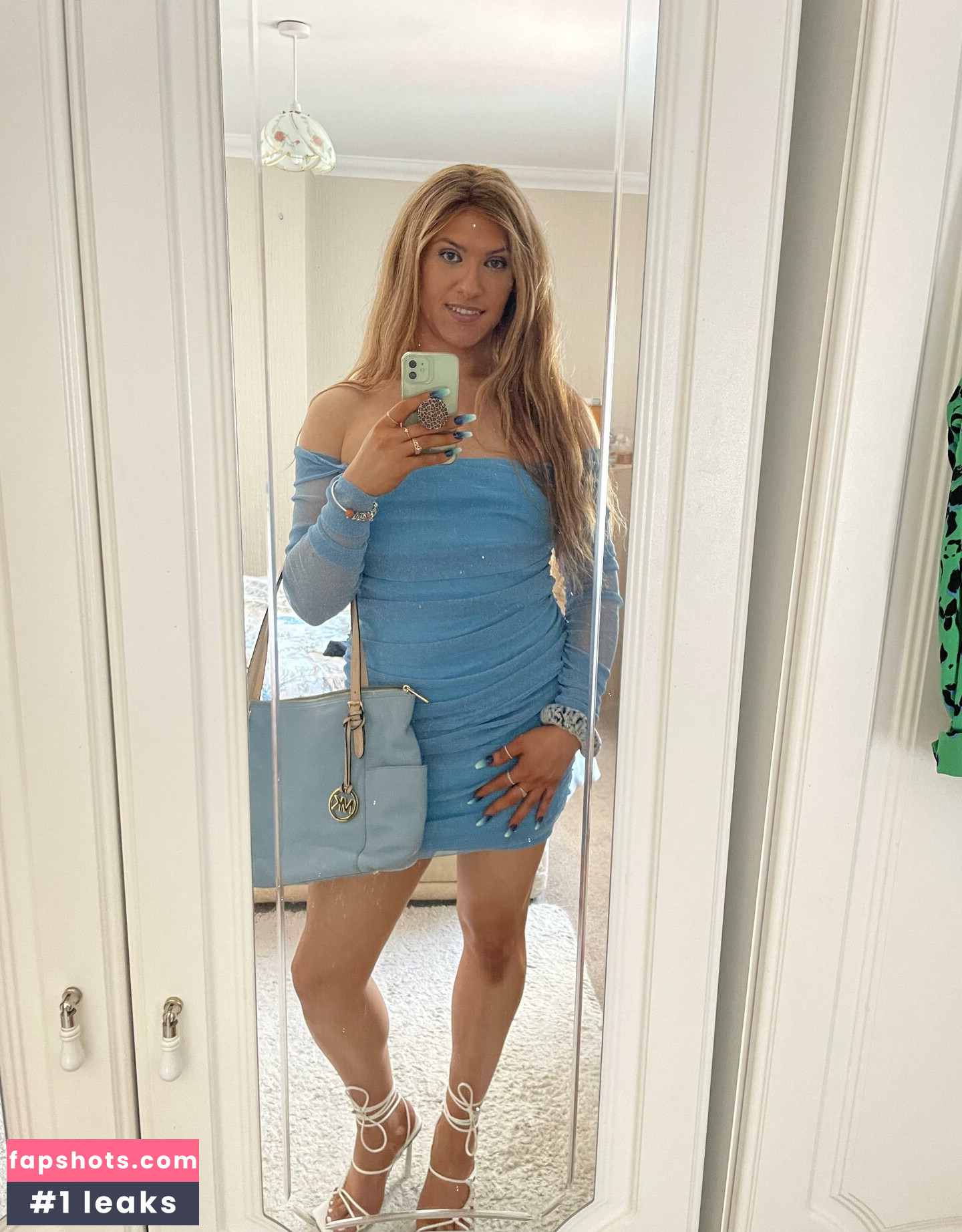 Rachael Rae gallery photo #9